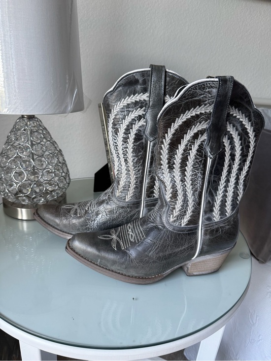 Sterling River Shoes - Black Western Embroidered Ankle Boots - Sterling River size 10